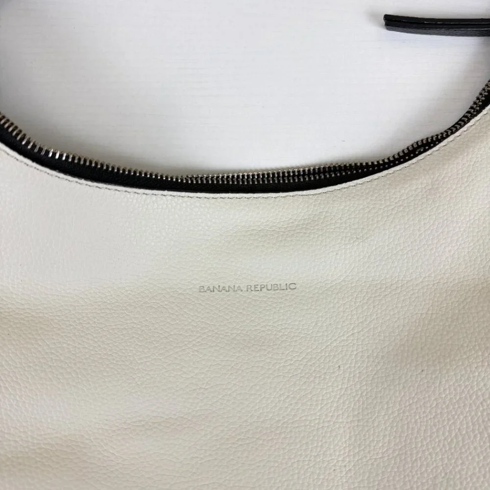EUC Banana Republic Parkside Hobo Bag in White and Black Leather